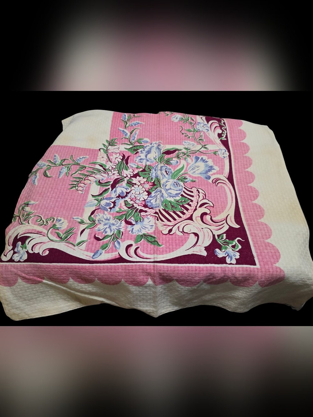 Vintage | Floral Pink and Cream Tablecloth